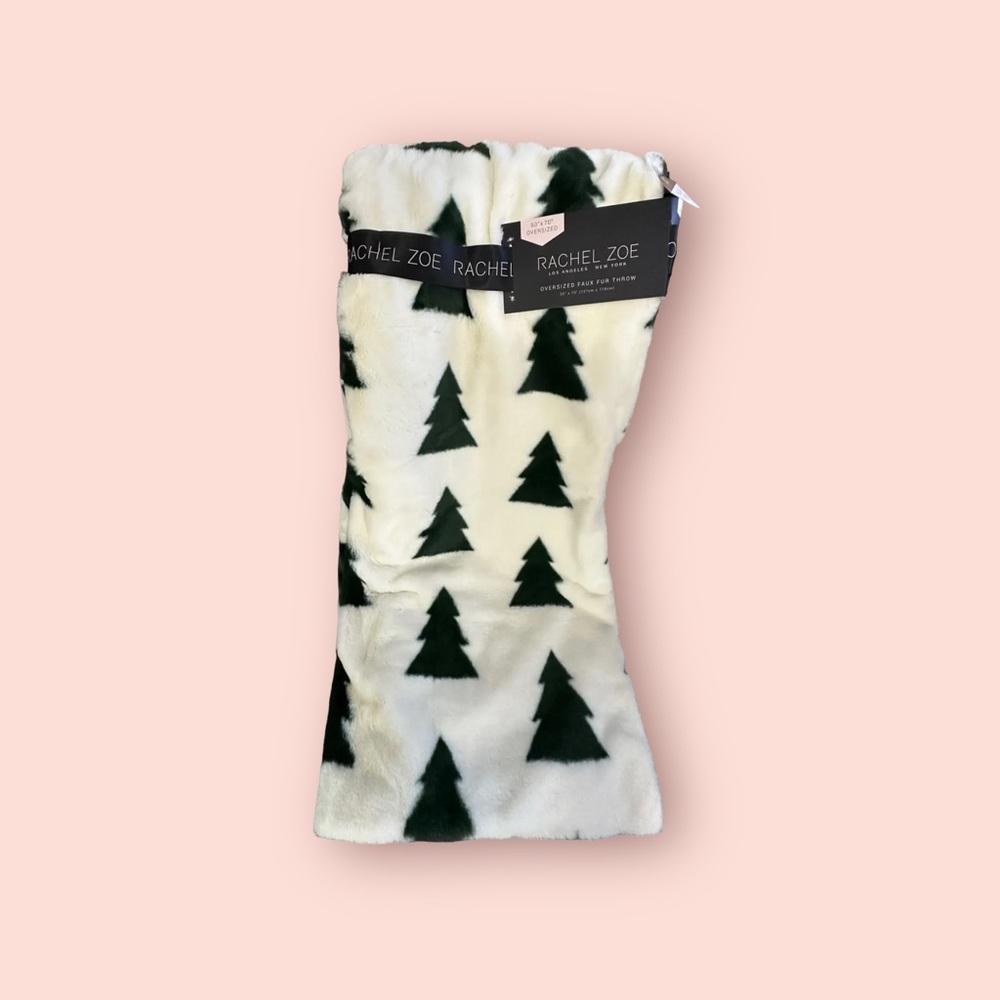 RACHEL ZOE OVERSIZED CHRISTMAS THROW BLANKET 50" X 70" CHRISTMAS TREE ON WHITE